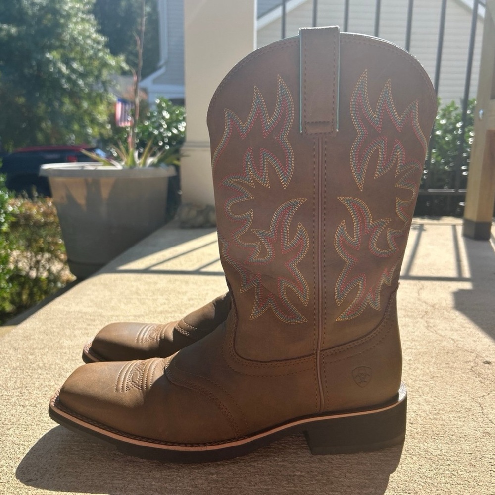 ARIAT WOMEN'S - 10" DELILAH - WIDE SQUARE TOE